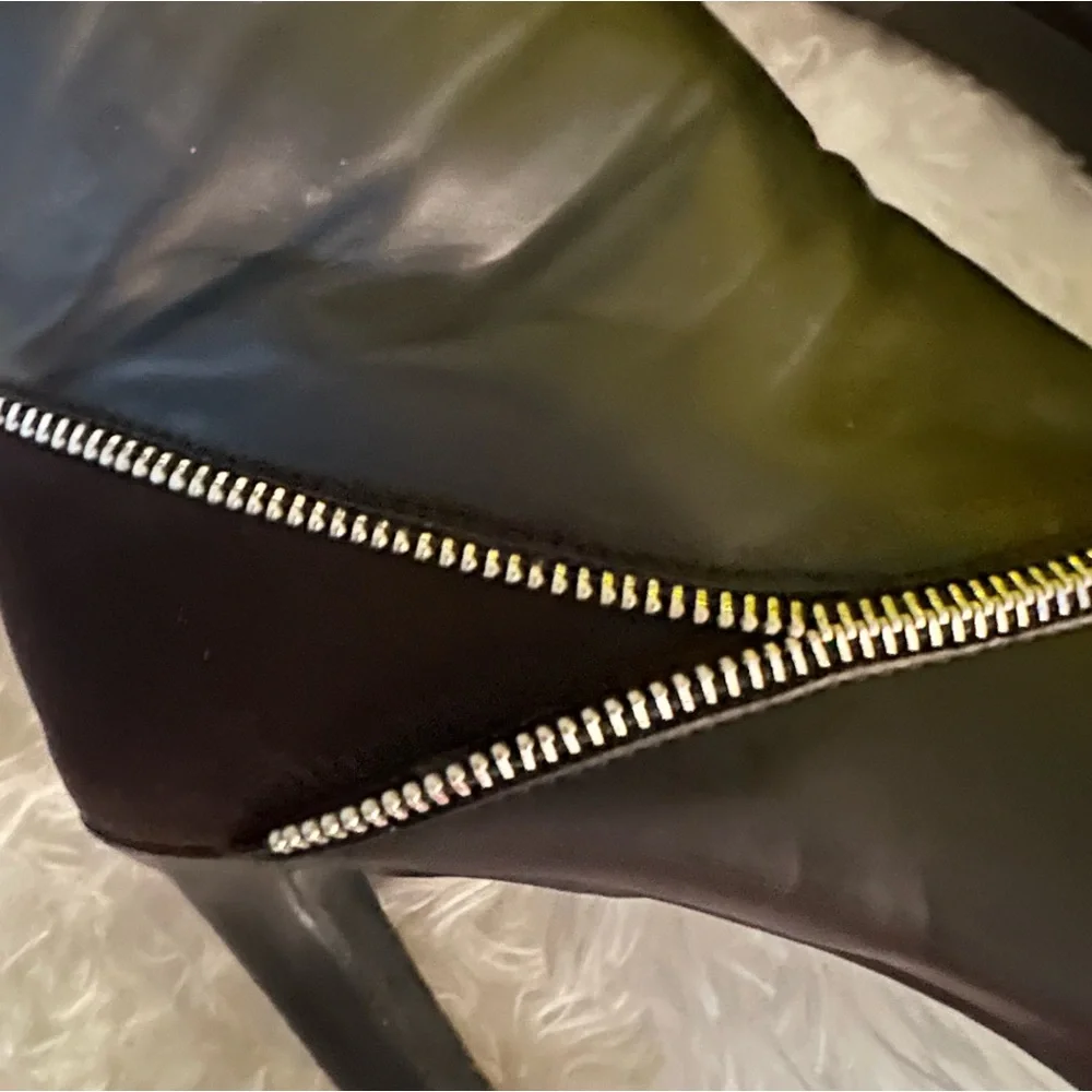 Tis the sassy season! Hidden platform boot - mixed media sz 8 - Picture 8 of 12